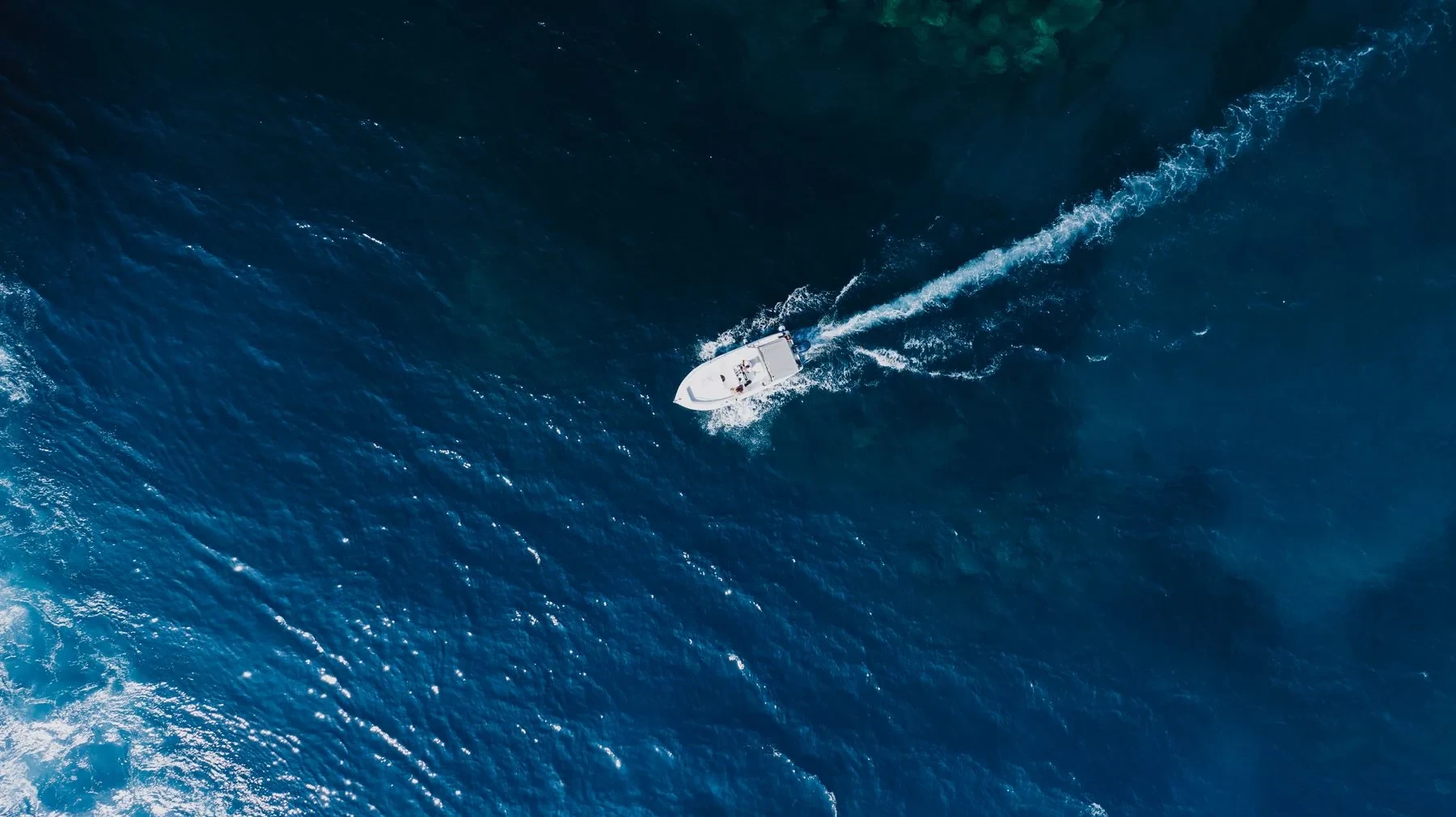 Barco na costa de Amalfi